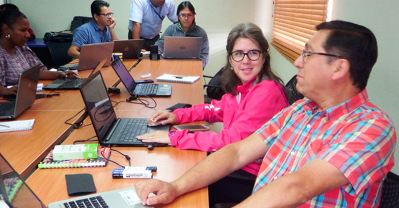 Taller para identificar metodologías de evaluación de stock para pelágicos pequeños en Ecuador